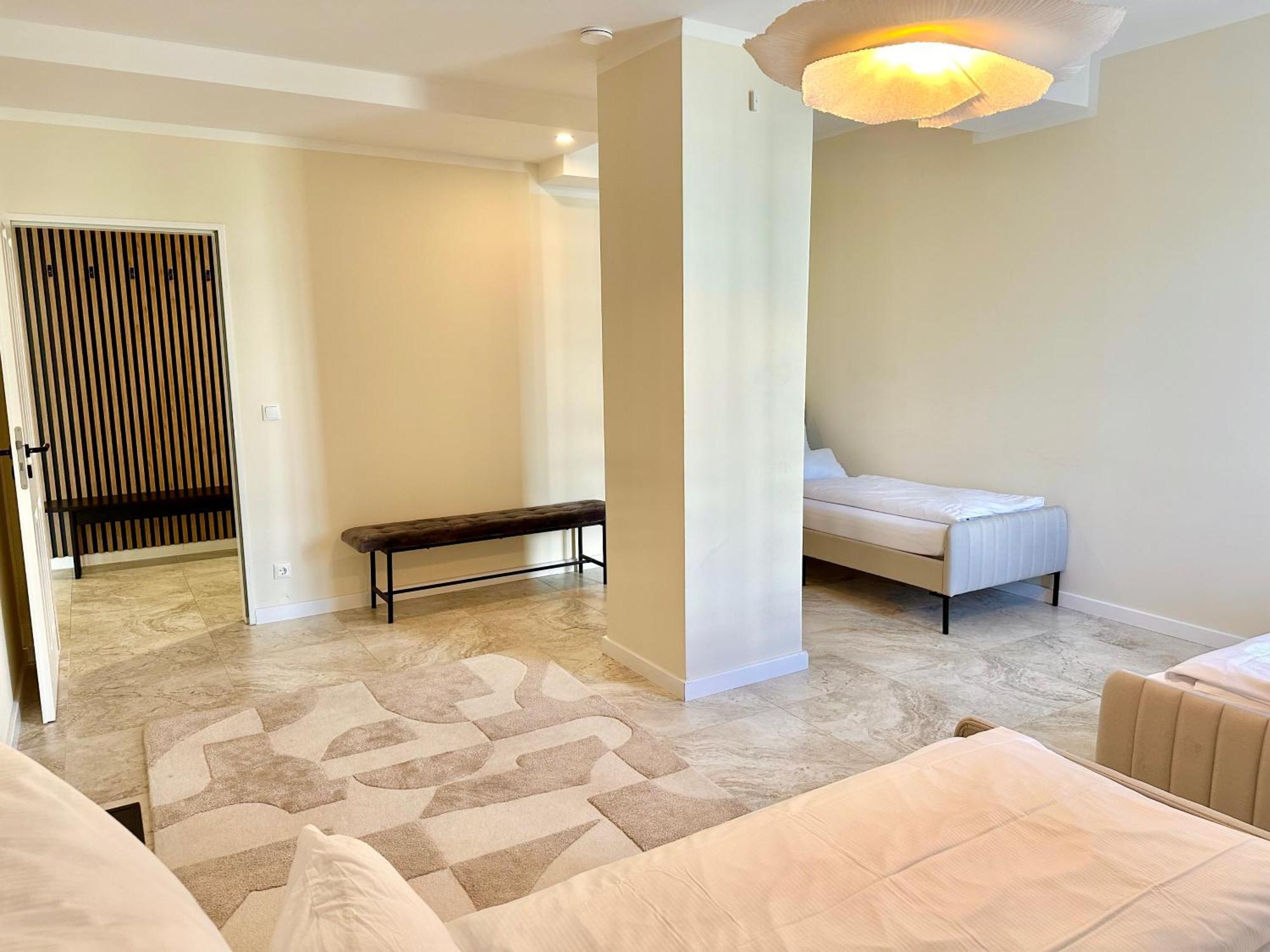 Sanierte 5 Zimmer Luxus Standard Apartment Auf 350Qm Hamborg Eksteriør billede