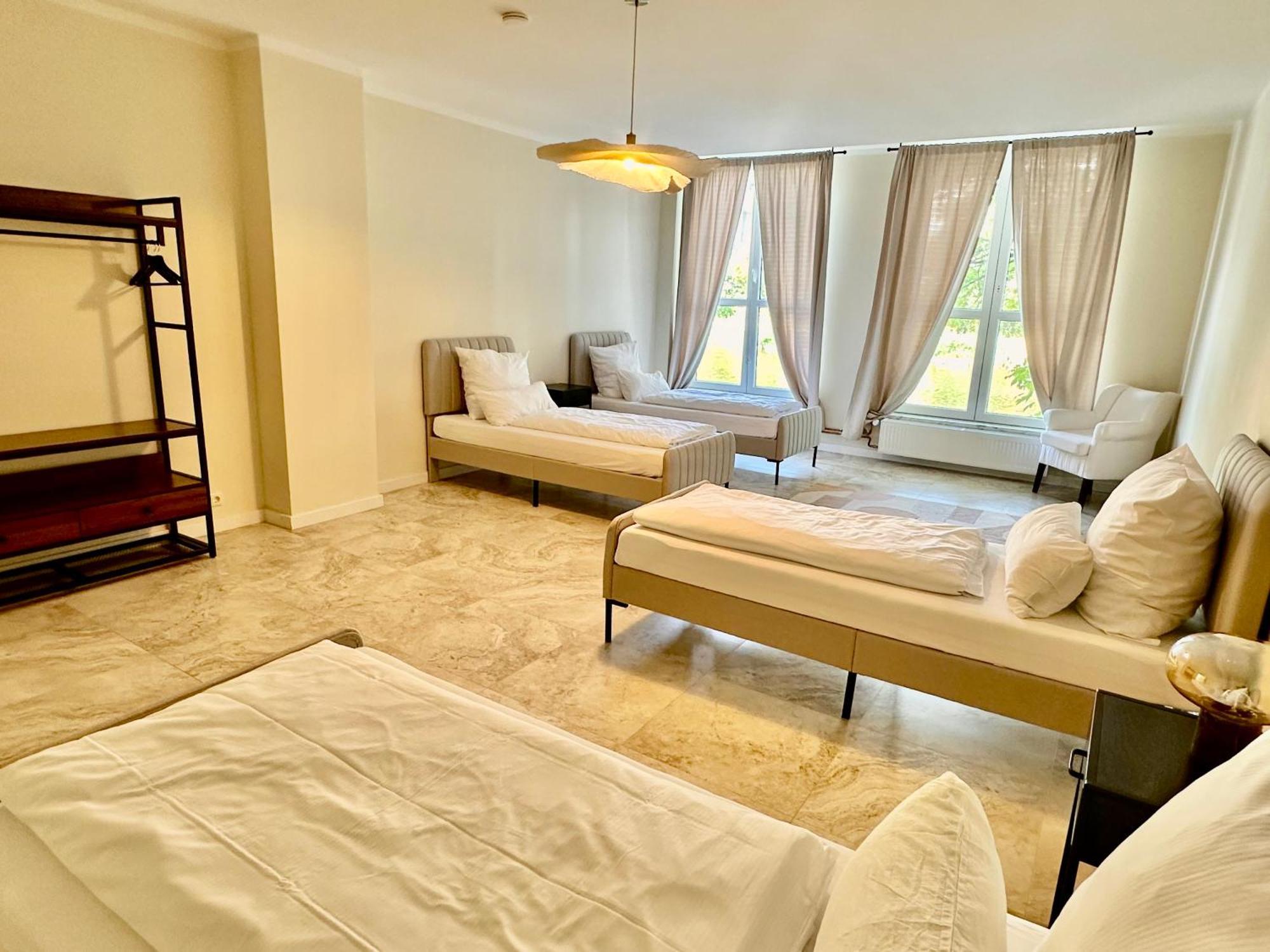 Sanierte 5 Zimmer Luxus Standard Apartment Auf 350Qm Hamborg Eksteriør billede