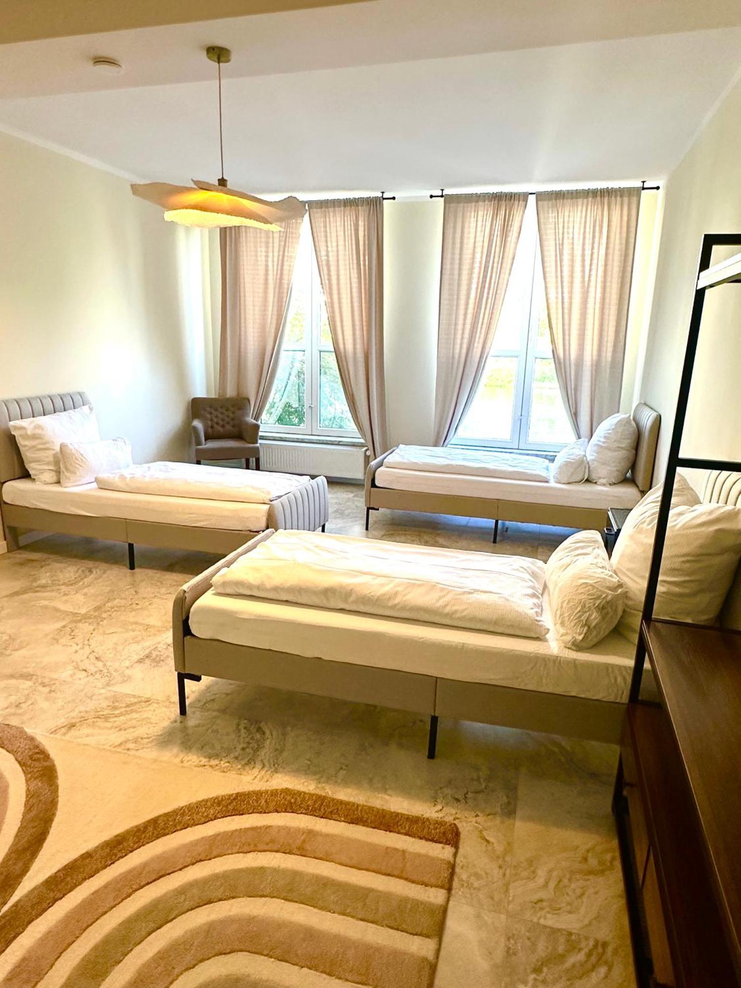 Sanierte 5 Zimmer Luxus Standard Apartment Auf 350Qm Hamborg Eksteriør billede